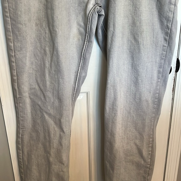 Men's Relaxed Fit Jeans - Light Gray - Picture 3 of 12